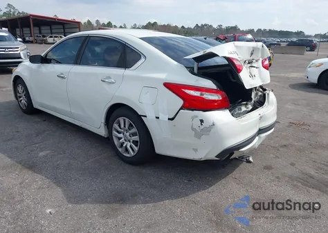 2017 Nissan Altima 2.5/2.5 S/2.5 Sl/2.5 Sr/2.5 Sv из США, поврежденный, VIN 1N4AL3APXHC114418